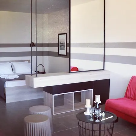 Siviri Suites *