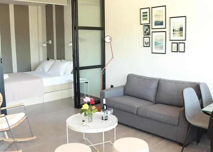 度假居 Siviri Suites *