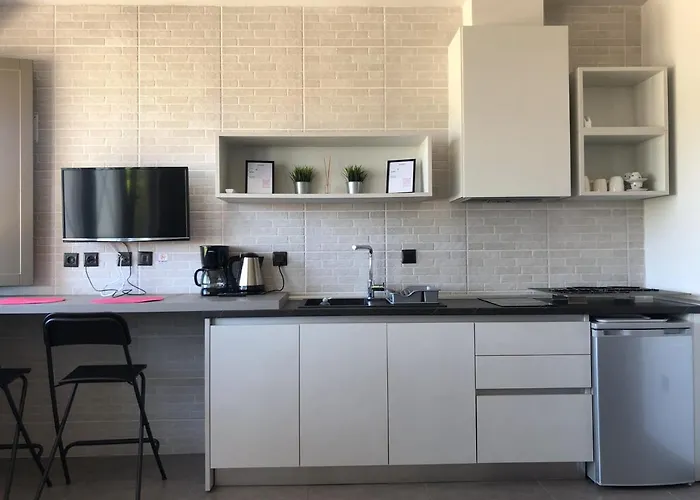 Siviri Suites *