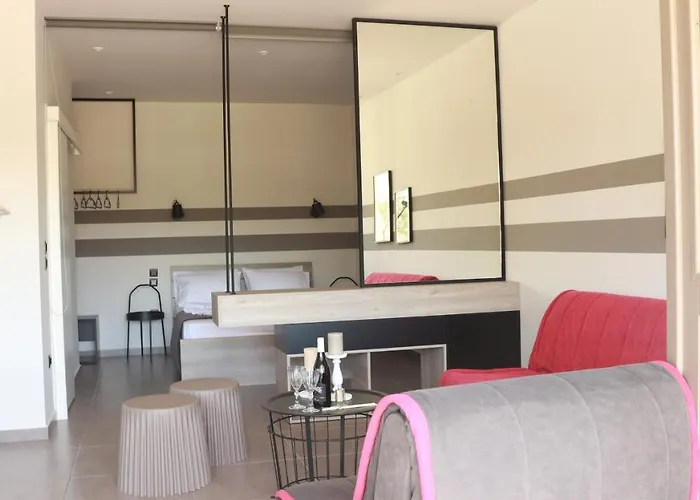 Siviri Suites *